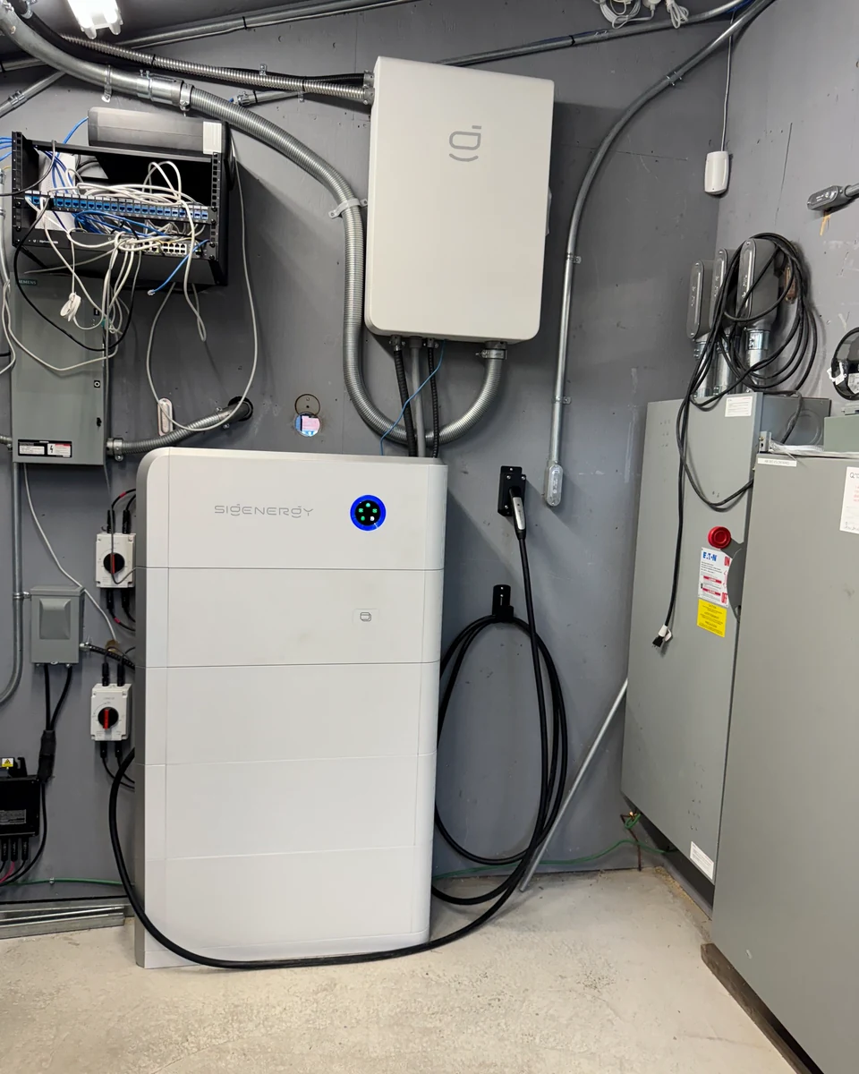 Indoor utility room: load hub + stack